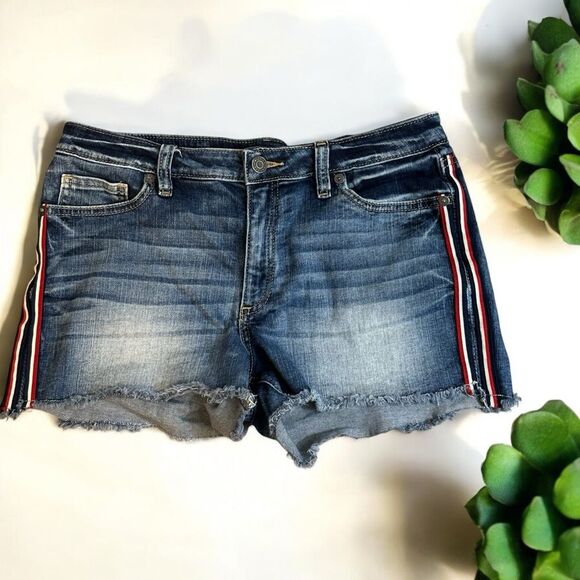 Miss Me Mid Rise Red‎ White Blue Strip Denim Shorts 29 - Picture 1 of 9